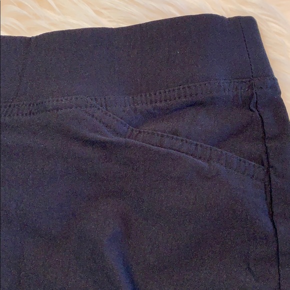 SALE!! Stretch crops.    2 - Picture 7 of 7